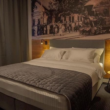 Bed and Breakfast Industrial Belisce Exterior foto