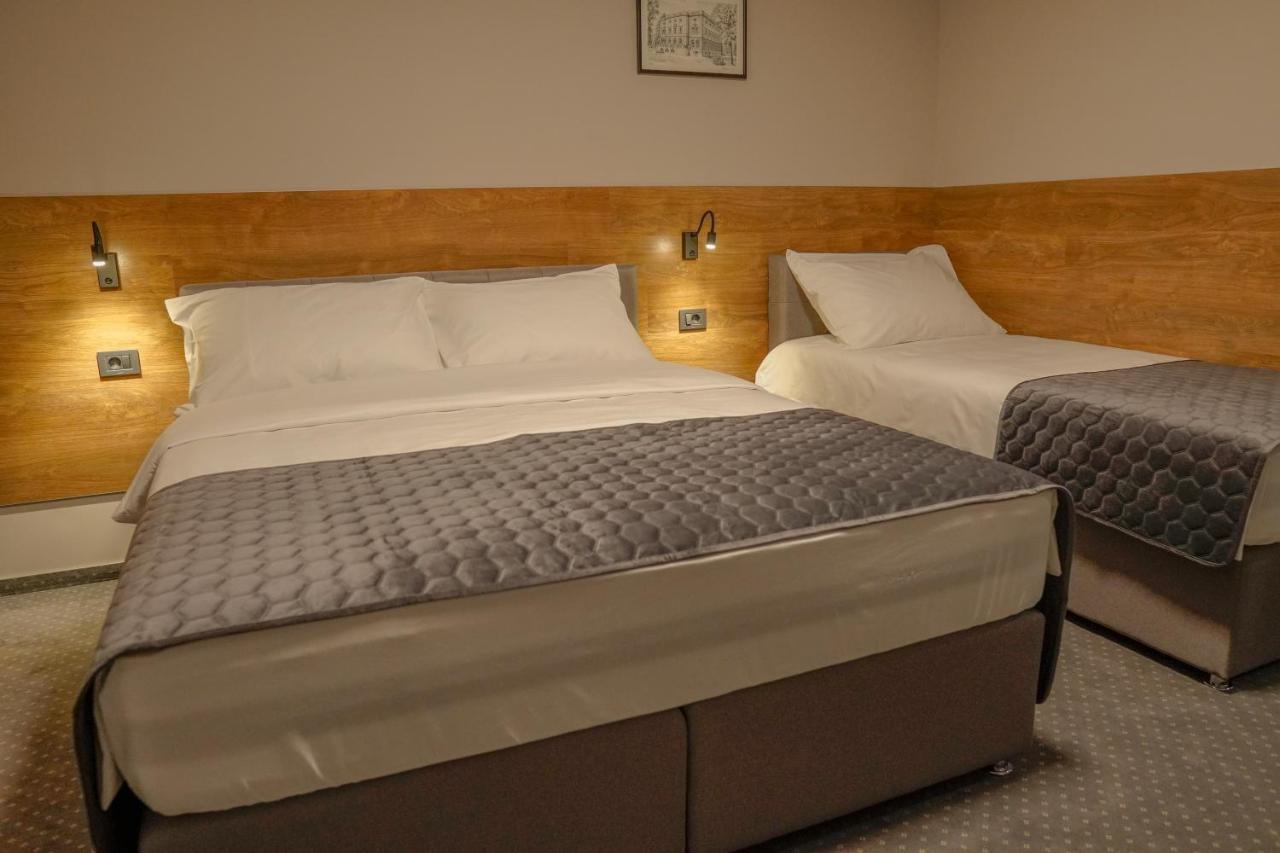Bed and Breakfast Industrial Belisce Exterior foto